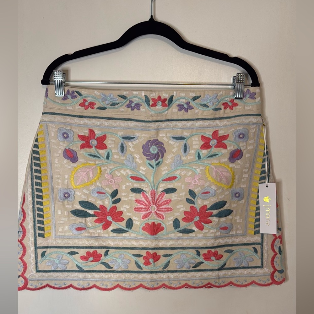 J. Marie Embroidered Floral Mini Skirt (Size L, NWT)